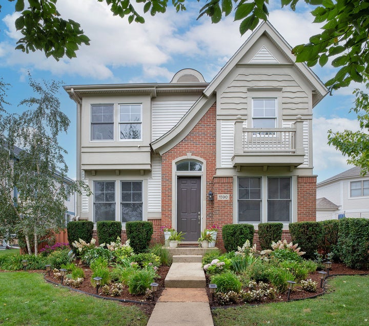 Photo 1 of 28 — 1590 Fielding Drive, Glenview, IL 60026