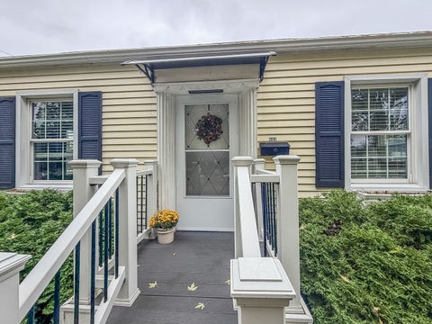 Tiny photo for 609 S Florence Avenue, Bloomington, IL 61701 (MLS # 12757005)