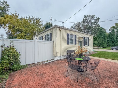 Tiny photo for 609 S Florence Avenue, Bloomington, IL 61701 (MLS # 12757005)