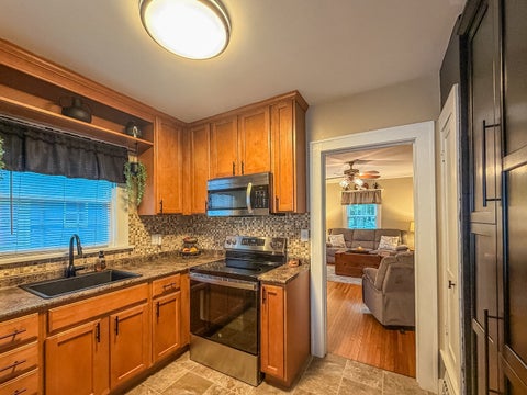 Tiny photo for 609 S Florence Avenue, Bloomington, IL 61701 (MLS # 12757005)