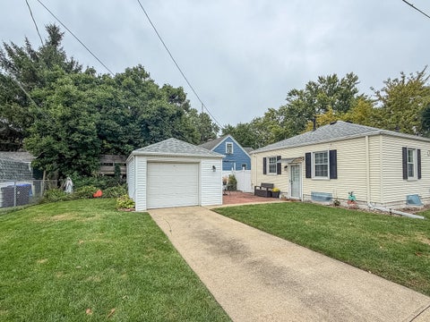 Tiny photo for 609 S Florence Avenue, Bloomington, IL 61701 (MLS # 12757005)
