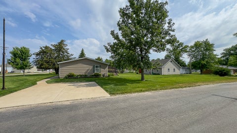 Tiny photo for 301 Oak Street, Minonk, IL 61760 (MLS # 12666680)