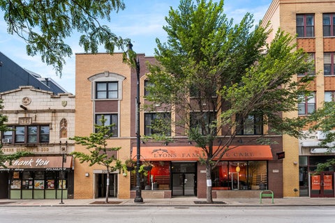 Photo of 3250 N Lincoln Avenue #C, Chicago, IL 60657 (MLS # 12786127)