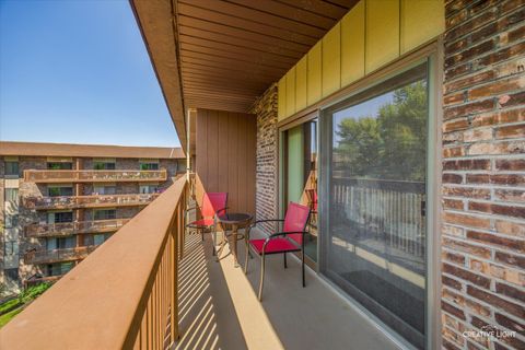 Tiny photo for 120 Lakeview Drive #513, Bloomingdale, IL 60108 (MLS # 12467208)