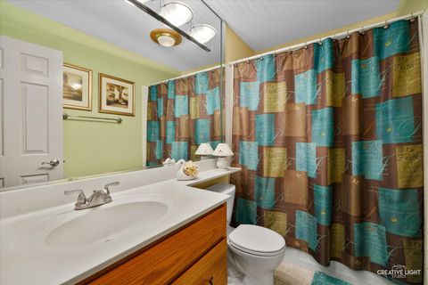 Tiny photo for 120 Lakeview Drive #513, Bloomingdale, IL 60108 (MLS # 12467208)
