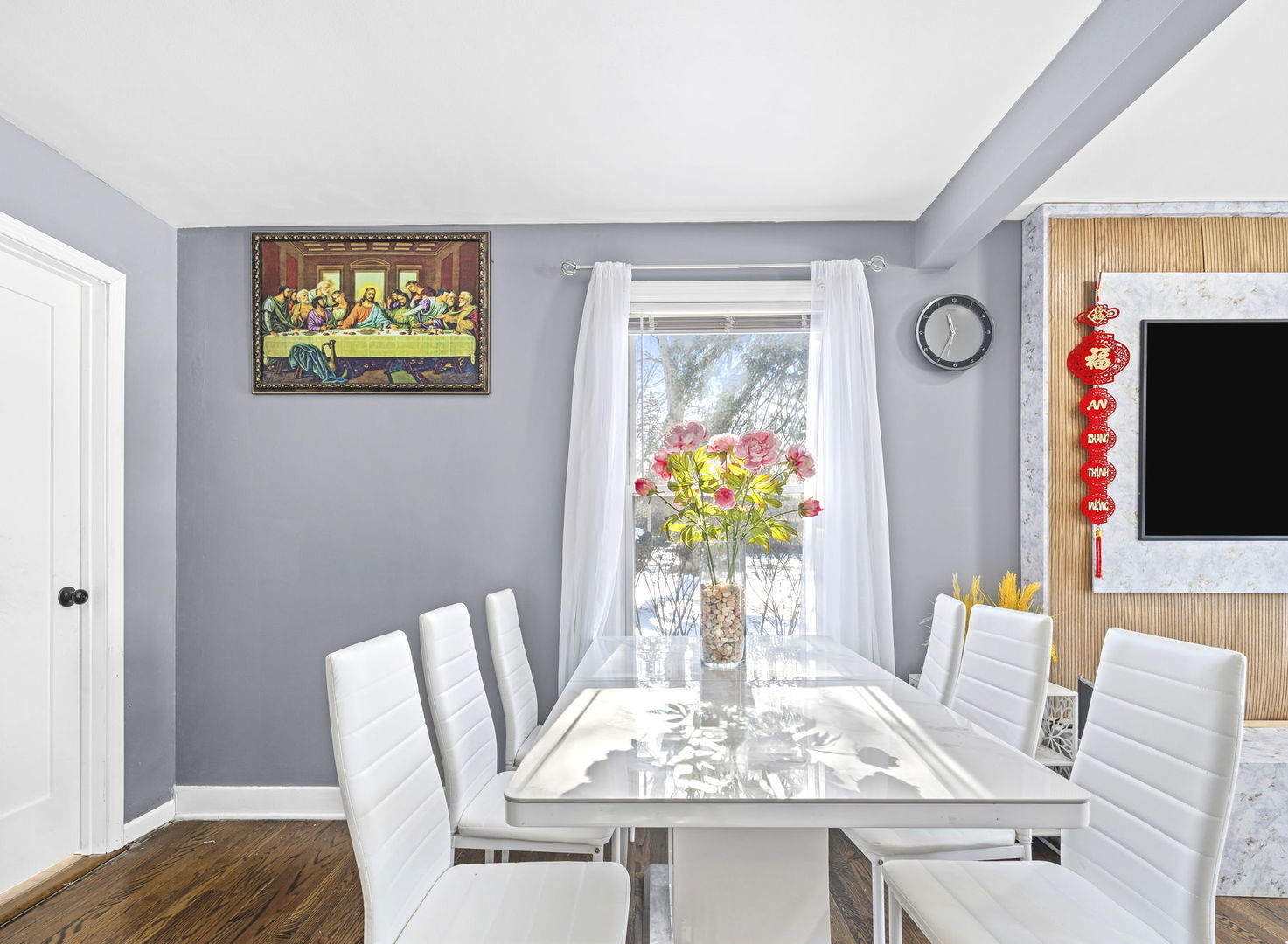 6709 N KOLMAR Avenue