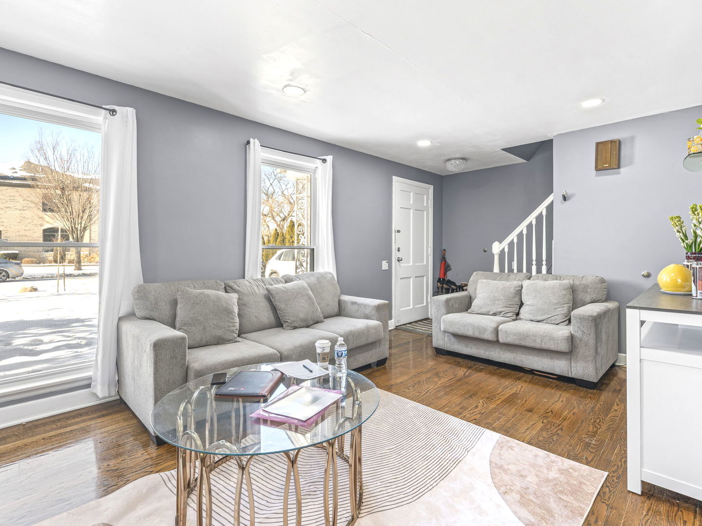 6709 N KOLMAR Avenue