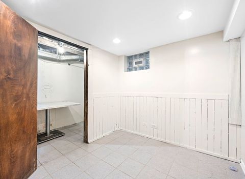 Tiny photo for 6709 N KOLMAR Avenue, Lincolnwood, IL 60712 (MLS # 12558377)