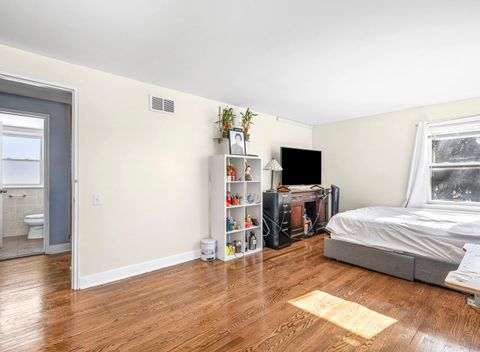 Tiny photo for 6709 N KOLMAR Avenue, Lincolnwood, IL 60712 (MLS # 12558377)