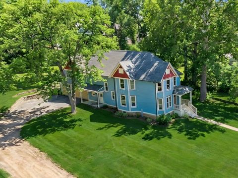 Photo of 885 Geneva Road, St. Charles, IL 60174 (MLS # 12566409)