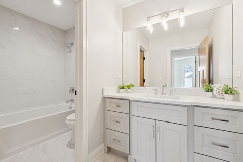 Tiny photo for 885 Geneva Road, St. Charles, IL 60174 (MLS # 12566409)