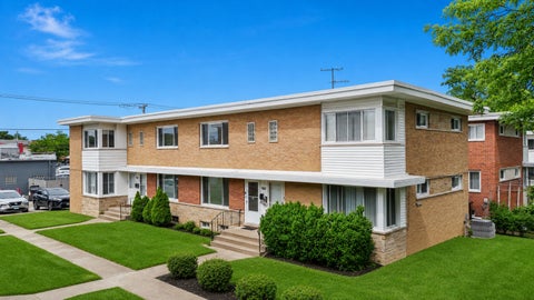 Photo of 4864 Carol Street #B, Skokie, IL 60077 (MLS # 12677523)