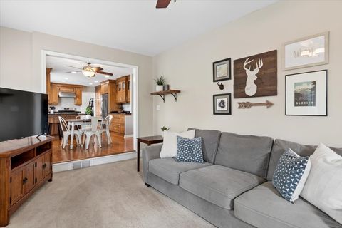 Tiny photo for 535 Apache Drive, Batavia, IL 60510 (MLS # 12601517)