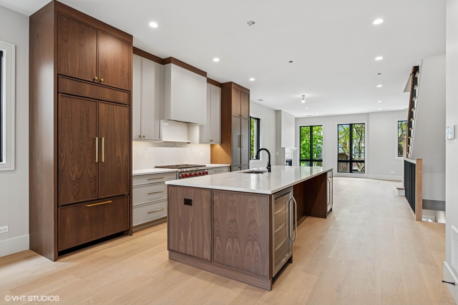 851 W Wolfram Street 1