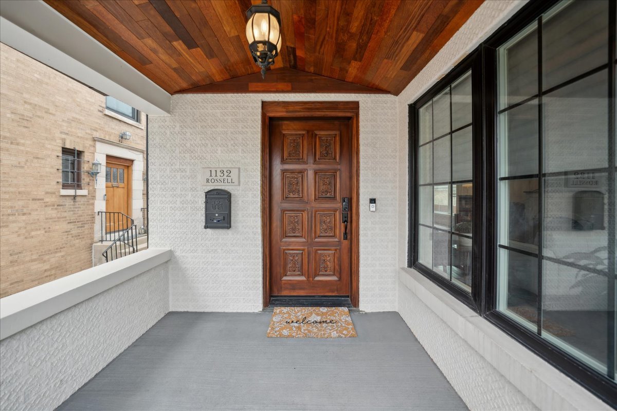 1132 Rossell Avenue