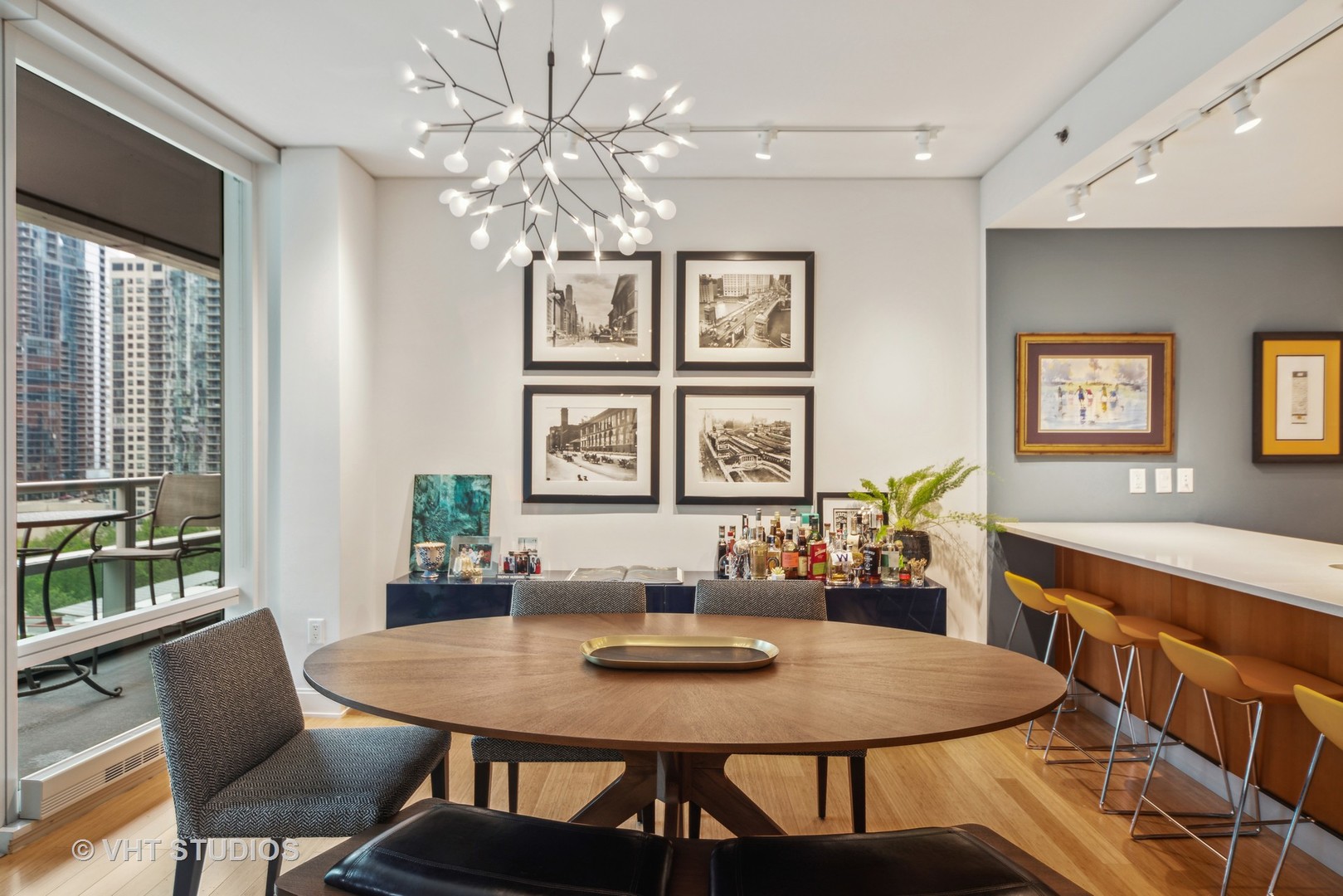 340 E RANDOLPH Street 604