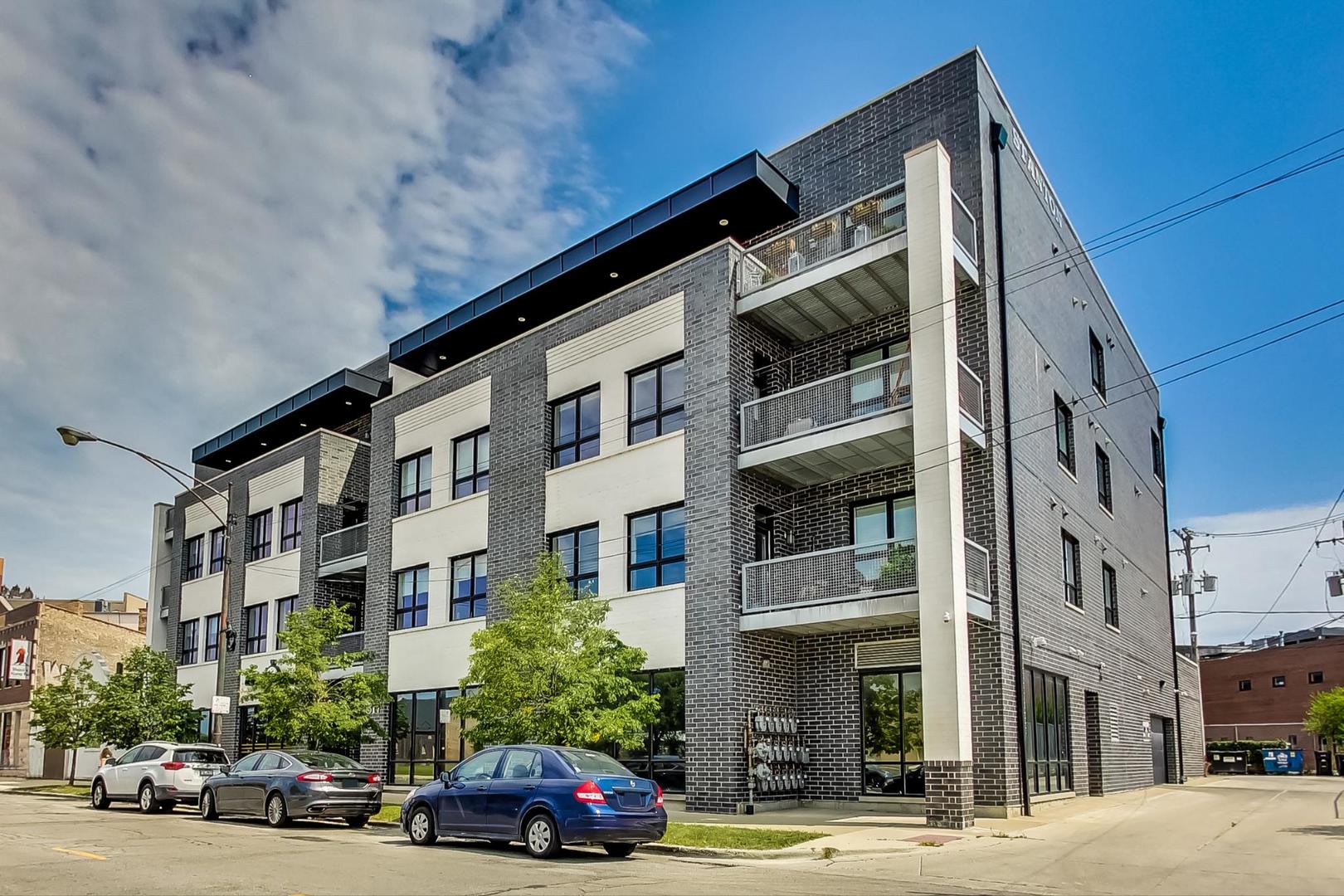 1317 N Larrabee Street 304