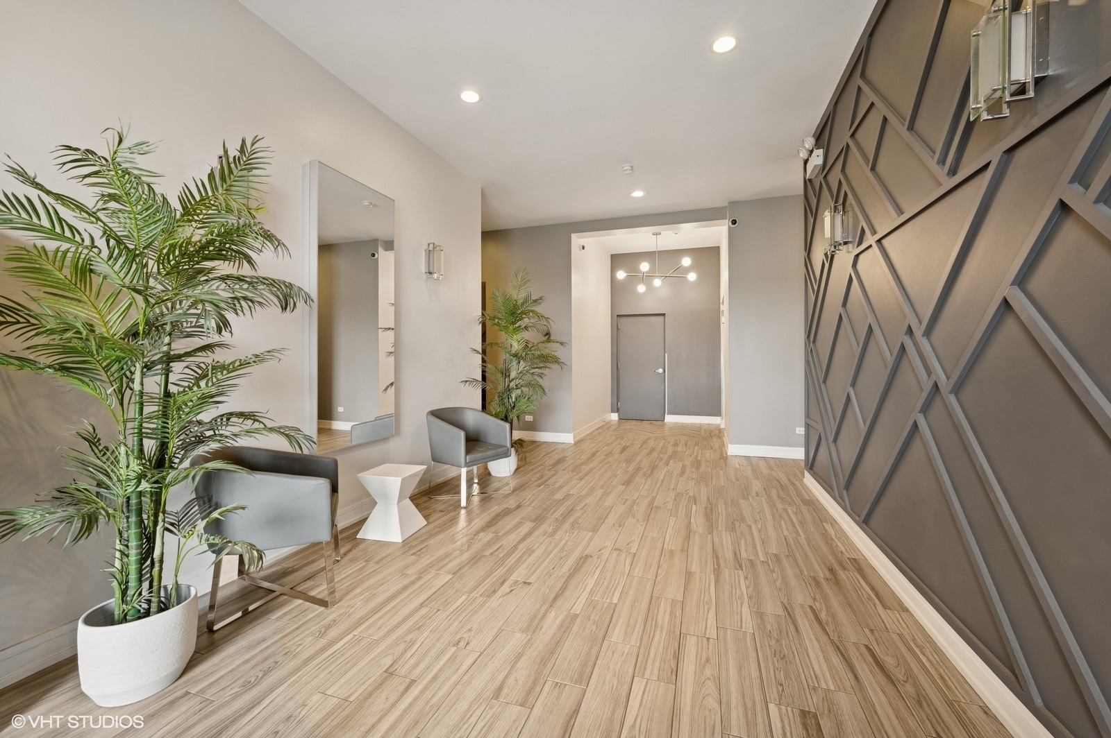 1317 N Larrabee Street 304