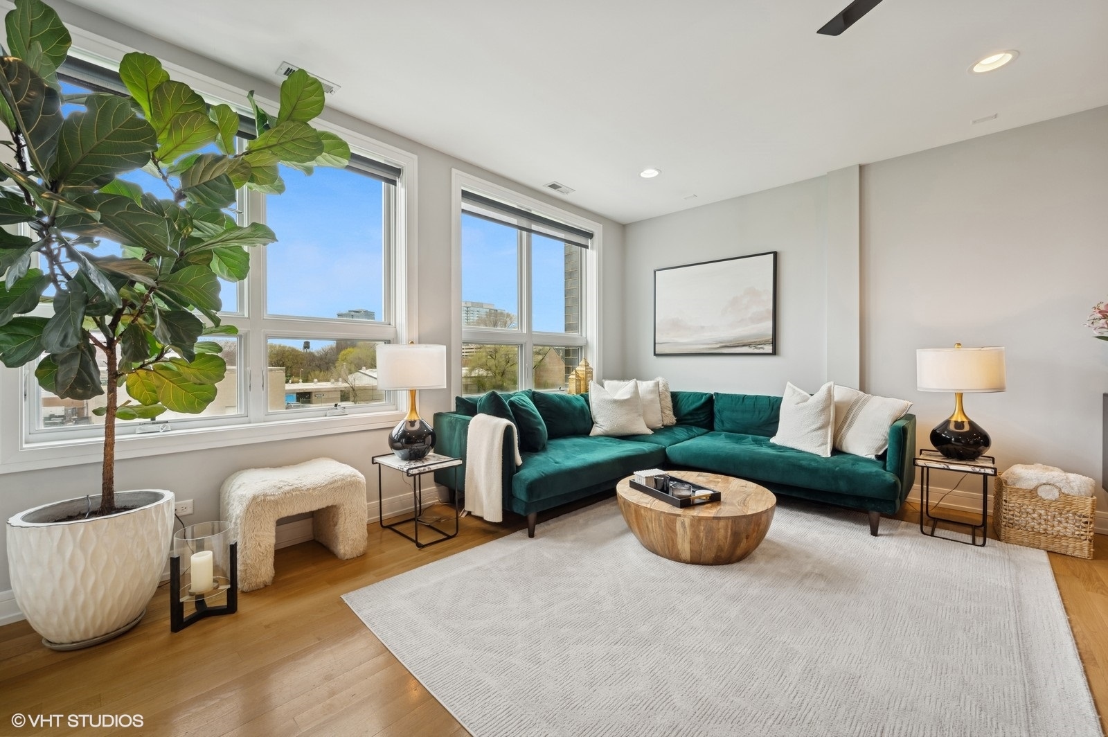 1317 N Larrabee Street 304