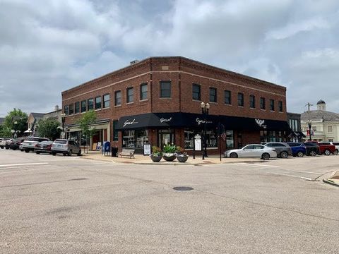 202 S COOK Street 212 Barrington IL 60010