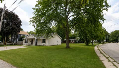 Tiny photo for 7 Arcade Court, Freeport, IL 61032 (MLS # 12706405)