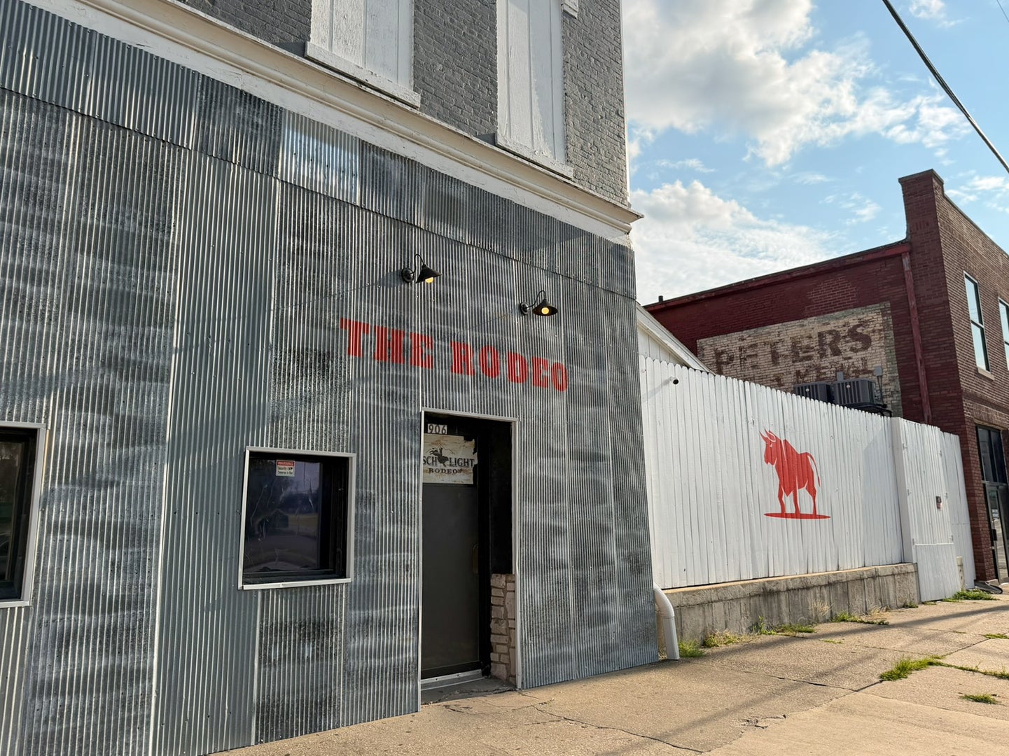 906 Hampshire Street