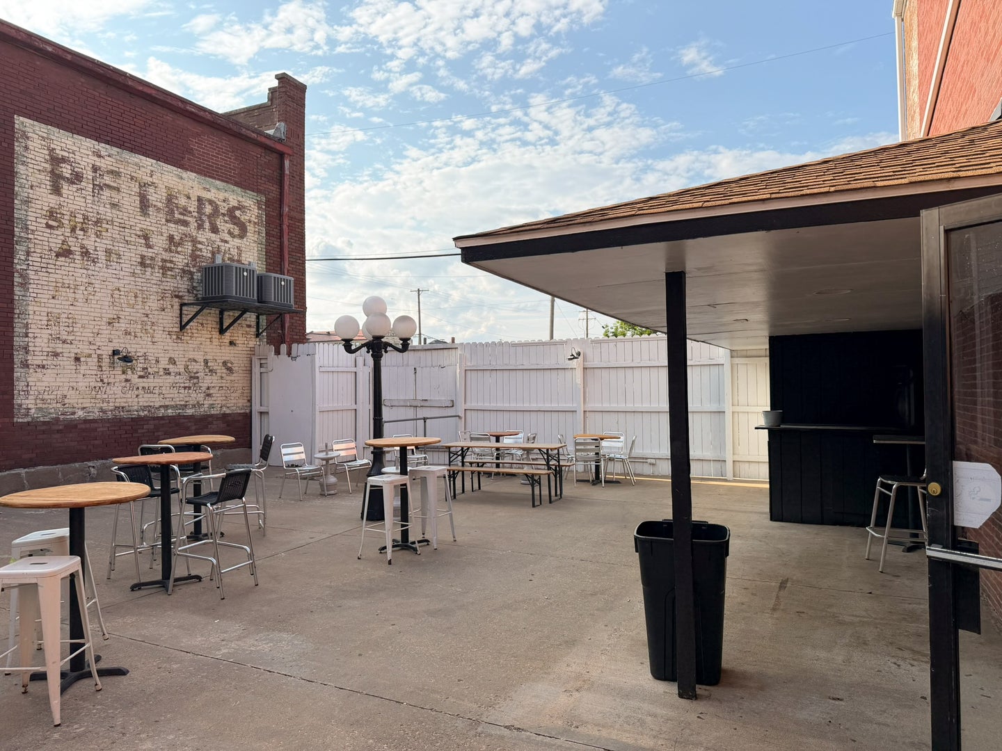 906 Hampshire Street