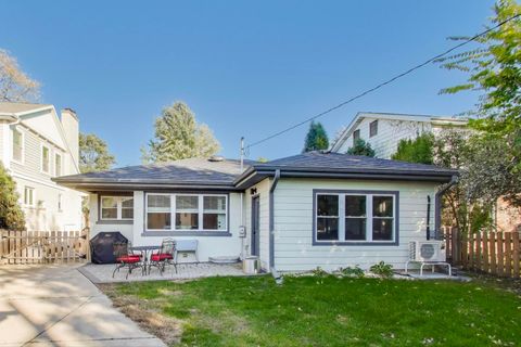 Tiny photo for 416 Leitch Avenue, La Grange, IL 60525 (MLS # 12500318)