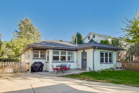 Tiny photo for 416 Leitch Avenue, La Grange, IL 60525 (MLS # 12500318)