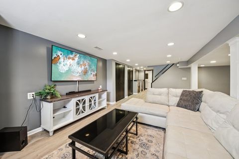 Tiny photo for 511 Greens View Drive, Algonquin, IL 60102 (MLS # 12595594)