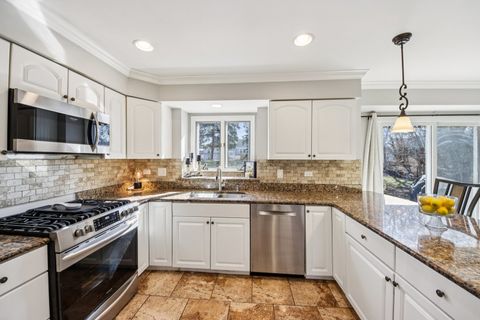 Tiny photo for 511 Greens View Drive, Algonquin, IL 60102 (MLS # 12595594)