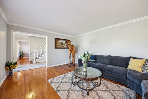 Tiny photo for 511 Greens View Drive, Algonquin, IL 60102 (MLS # 12595594)