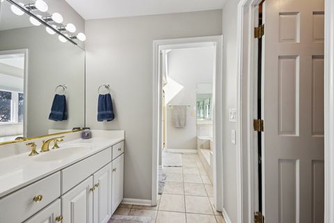 Tiny photo for 511 Greens View Drive, Algonquin, IL 60102 (MLS # 12595594)