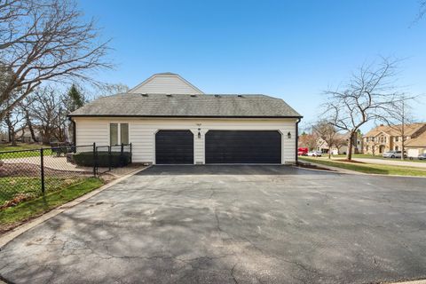 Tiny photo for 511 Greens View Drive, Algonquin, IL 60102 (MLS # 12595594)