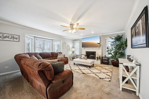 Tiny photo for 511 Greens View Drive, Algonquin, IL 60102 (MLS # 12595594)