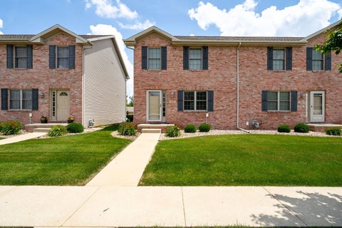 Photo of 1818 Glenbridge Road, Bloomington, IL 61704 (MLS # 12692323)