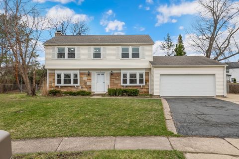 Photo of 4 Burnt Ember Court, Buffalo Grove, IL 60089 (MLS # 12570566)