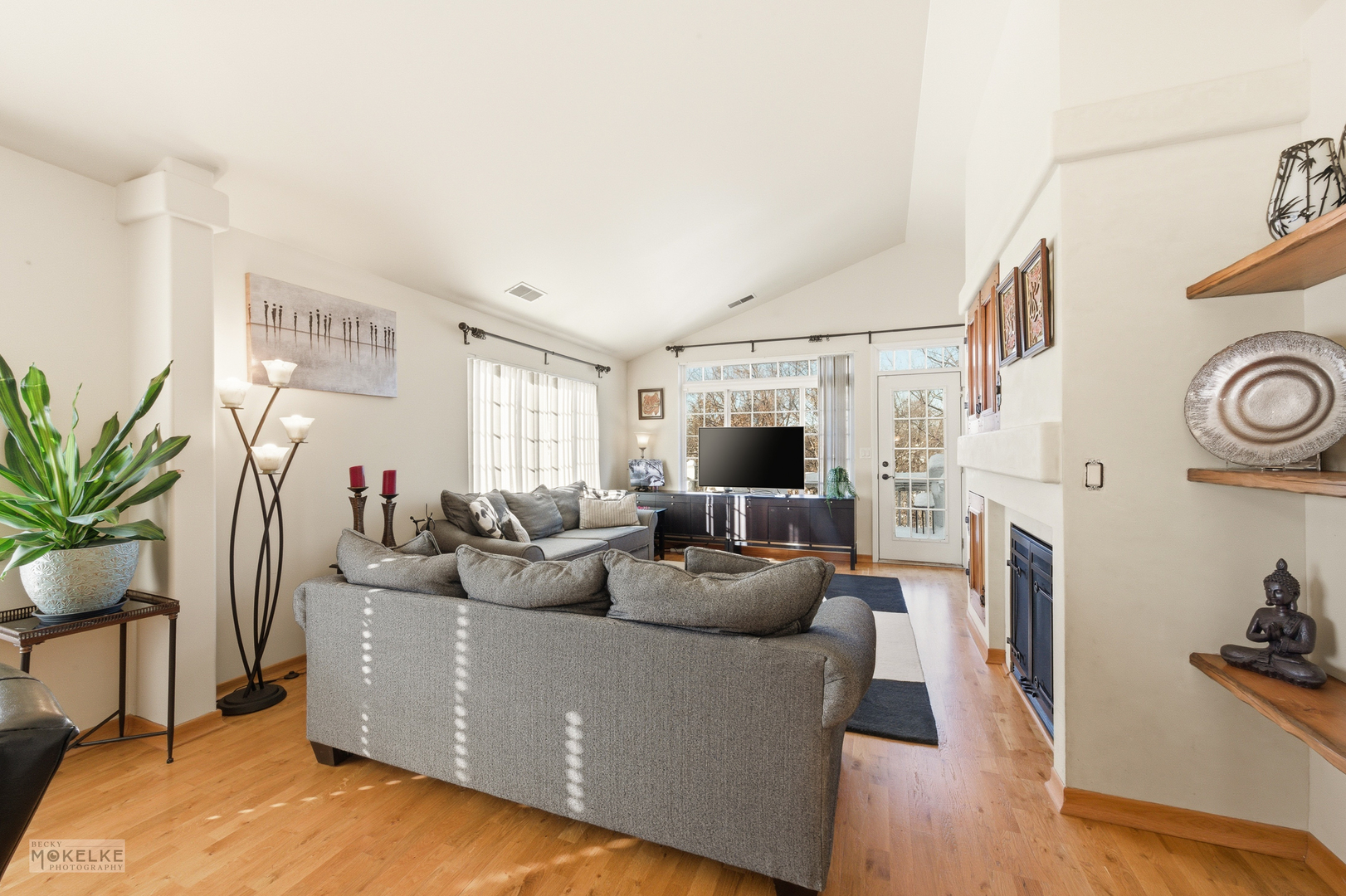 Warrenville, Illinois 60555, United States, 2 Bedrooms Bedrooms, ,2 BathroomsBathrooms,Residential,Active,254891