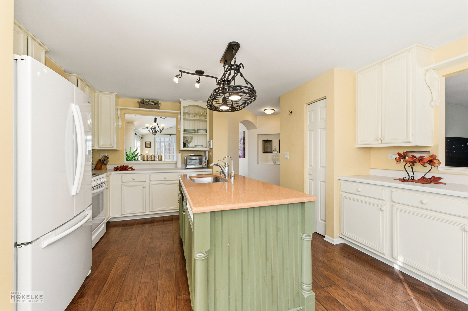 Warrenville, Illinois 60555, United States, 2 Bedrooms Bedrooms, ,2 BathroomsBathrooms,Residential,Active,254891