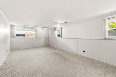 Tiny photo for 933 W Gilbert Avenue, Palatine, IL 60067 (MLS # 12702936)