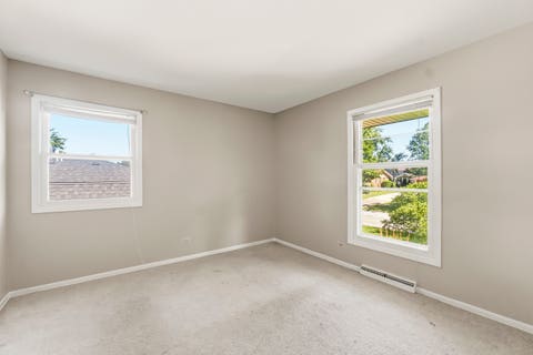 Tiny photo for 933 W Gilbert Avenue, Palatine, IL 60067 (MLS # 12702936)