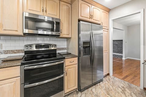Tiny photo for 933 W Gilbert Avenue, Palatine, IL 60067 (MLS # 12702936)