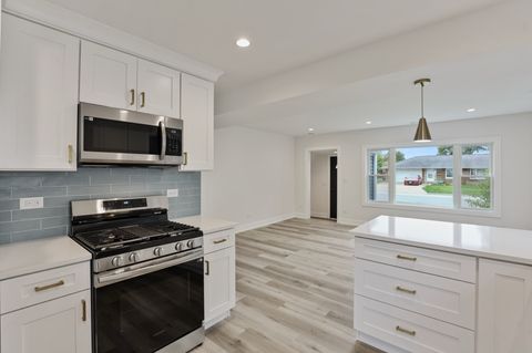 Tiny photo for 9705 Oak Park Avenue, Oak Lawn, IL 60453 (MLS # 12481786)