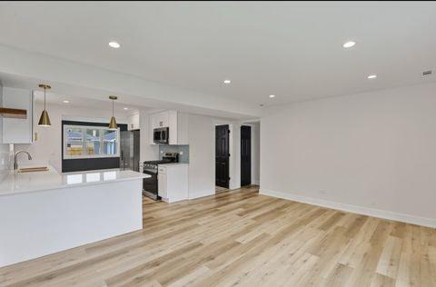 Tiny photo for 9705 Oak Park Avenue, Oak Lawn, IL 60453 (MLS # 12481786)