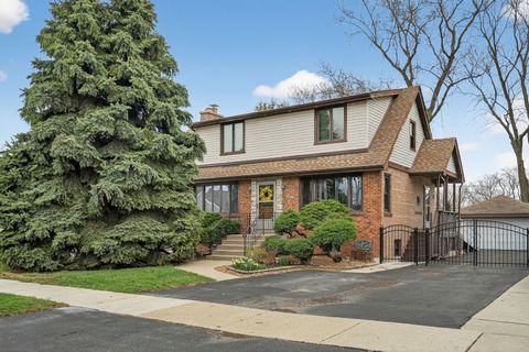 Photo of 8021 S Lavergne Avenue, Burbank, IL 60459 (MLS # 12611755)