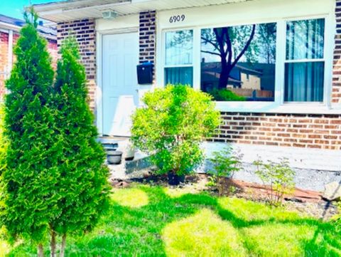 Photo of 6909 S Ada Street, Chicago, IL 60636 (MLS # 12629481)