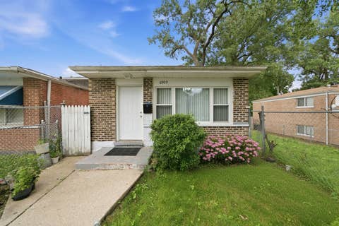 Photo of 6909 S Ada Street, Chicago, IL 60636 (MLS # 12629481)