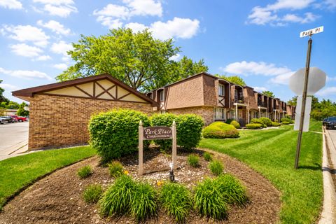 Tiny photo for 12750 Carriage Lane #C1, Crestwood, IL 60418 (MLS # 12656642)