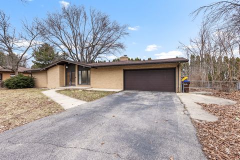 Photo of 1303 Campus Hills Boulevard, Rockford, IL 61103 (MLS # 12542759)