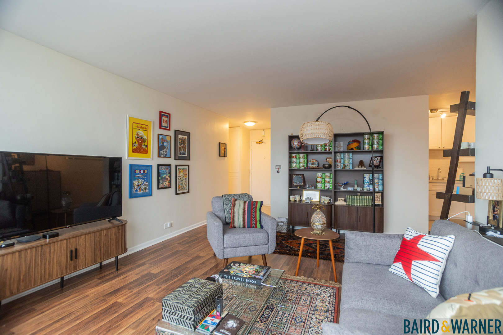 4250 N Marine Drive 1824